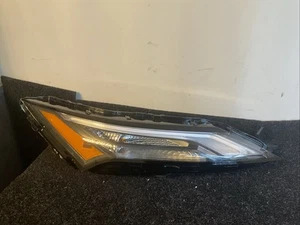 TYC 12-5453-00 Daytime Running Light Right Passenger Side RH LED - Broken Tab - Picture 1 of 5