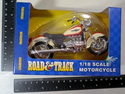 Honda Valkyrie motocicleta escala 1:18 diecast carretera y pista réplica por Maisto Foto 1 de 4