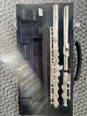 Flauta Yamaha (pouco usada) sem nics ou arranhões - Imagem 1 de 2