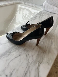 Schwarze Lackleder Prada Heels Gr. 37 mit Schleifendetail - Bild 1 von 4