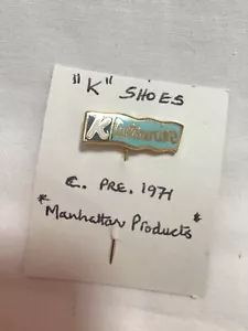 "K" Shoes *Customercare*- Shop-assistant , advertising enamel lapel badge. - Picture 1 of 2