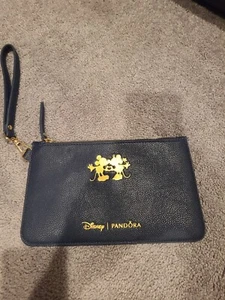 Disney Pandora Wristlet Gold Kissing Mickey Limited Edition Makeup Travel Bag - Picture 1 of 3