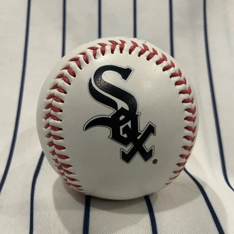Chicago White Sox Rawlings 1999 White Souvenir baseball Ball Cover