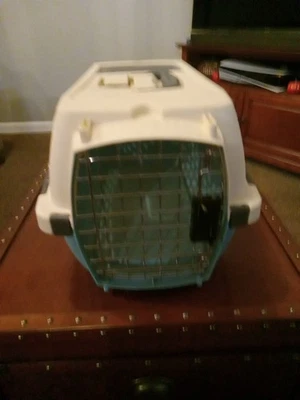 cabina perrera petmate para gatos o perros más pequeños Foto 1 de 4