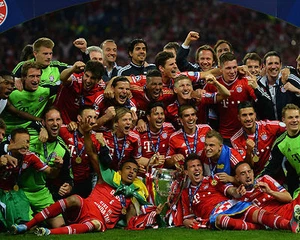 Bayern Munich 2013 UEFA Cup Champs - 8x10 Photo - Picture 1 of 1