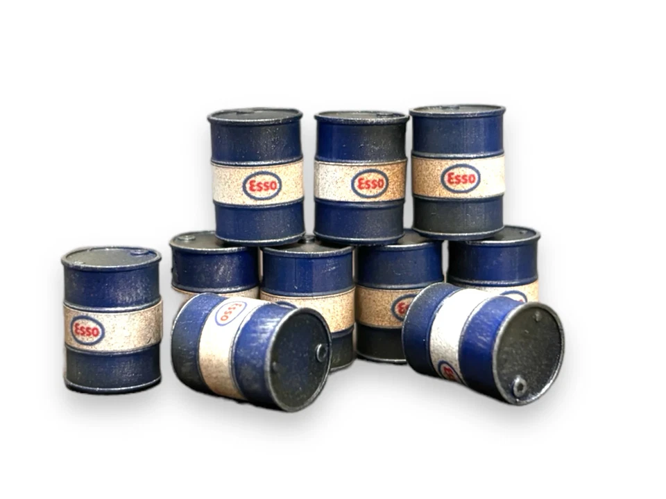 Model Railway Esso Oil Drums - Weathered Blue - OO Gauge - Image 1 of 1