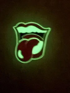 Rolling Stones LEUCHTEN IM DUNKELN Schuh Charms Akzent für Kroko oder anderes Accessoire - Bild 1 von 4