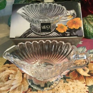 Mikasa Royal Suite 6" Dressing Sauce Gravy Boat Ribbed Glass - Picture 1 of 1