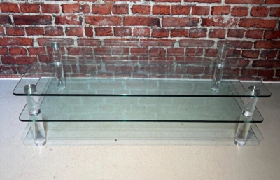 Table basse à deux plateaux en verre et pied en plexiglas - Photo 1/4