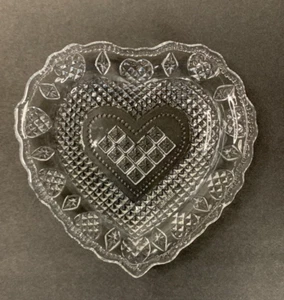 Vintage Pressed Glass Heart Shaped Trinket Dish Indiana Glass 5x5 Romance Love - Picture 1 of 4