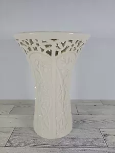Vtg. Lenox Jasmine Vase 8.25 " Tall Ivory White Open Work Floral Pattern Mint! - Picture 1 of 9