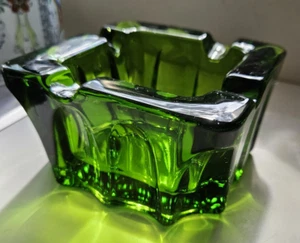 Cenicero cuadrado de vidrio vikingo verde MCM de colección pesado burbujas sopladas de 4,5" x 2,5" - Imagen 1 de 20