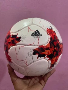 Adidas Krasava Rusia 2017 Partido Fútbol Talla 5 - Imagen 1 de 4