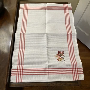 NEU Herbst Herbst Blatt bestickt weiß Waffelmuster Küche, Tee oder Geschirrtuch - Bild 1 von 12