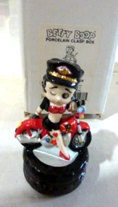 NEW IN BOX Vintage 1999 Betty Boop Porcelain TRINKET CLASP BOX 'BIKER' - Picture 1 of 6