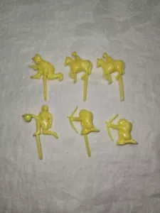 Portacandele vintage cowboy gialli indiani lotto 6 plastica dura - Foto 1 di 5