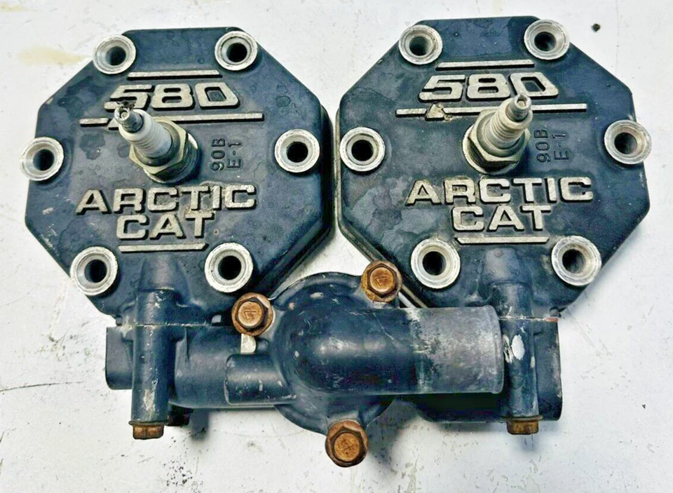 OEM 1999 Arctic Cat Pantera 580 EFI Snowmobile Cylinder Head ZR Panther - Imagem 1 de 4