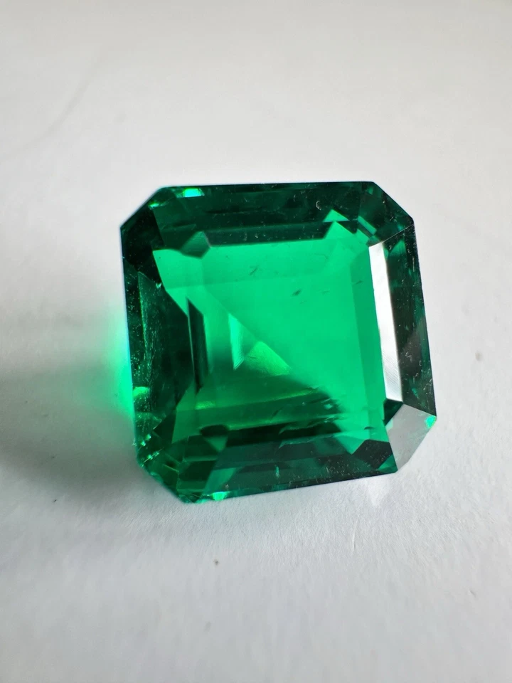 Lab-Grown Emerald Loose Gemstone Eye Clean Top Quality Asscher Cut For Jewellery - Image 1 of 4