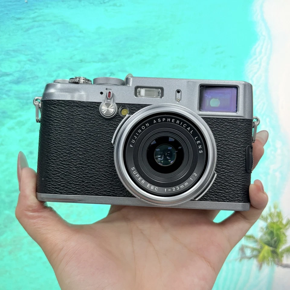 Fujifilm X100 12.3MP APS-C CMOS EXR 4x Optical Zoom Digital Camera -100% Working - Image 1 of 4