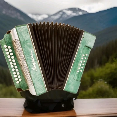 acordeón para adolescentes, buen acordeón, acordeón soviético. Foto 1 de 4