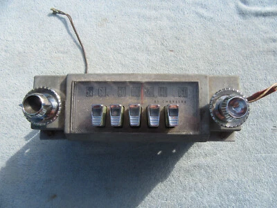 Mopar Chrysler 300 Windsor Saratoga 1961 1962 radio pulsador "tono dorado"  Foto 1 de 4