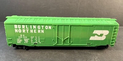 HO Scale Burlington Northern BN 100024 Plug Door Freight Train Box Car TYCO - Image 1 of 4