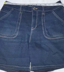Gloria Vanderbilt Missy Blue Denim Shorts “All Around Slimming Effect” Size 6 - Picture 1 of 3