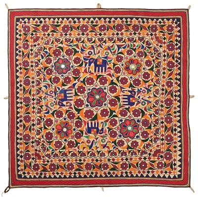 70-80 años 5,3 X 5,3 pies elefante bordado a mano, tapiz Gujrati, lanza Foto 1 de 4