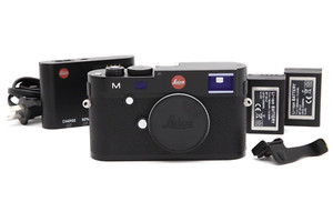 Very Clean Leica M (Typ 240) Rangefinder Camera Body with 2 Batteries #43766