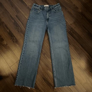Abercrombie & Fitch 90s Relaxed High Rise Fit 28/6s Raw Hem - Bild 1 von 8