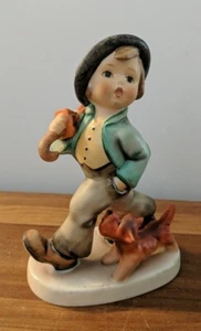 Figurina Hummel vintage passeggiando lungo #5 Germania 4 1/2" - Foto 1 di 18