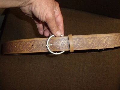 Cinturón mujer 16W diseño flor marrón 40" Foto 1 de 3