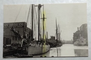 The Chicago River At North Ave. Postcard (Q1) - Picture 1 of 2