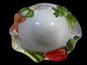 *Bassano* Keramik Handbemaltes Schälchen, Beistellschale Gemüse Relief Ø 18 x 6 - Bild 1 von 4