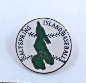 Saltspring Island Baseball 95 BC Canada Round Collectible Pin Pinback Vintage - Picture 1 of 12