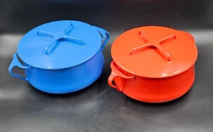 2 due pentole vintage Dansk Kobenstyle smalto rosso e blu forno olandese stock 2 quarti - Foto 1 di 24