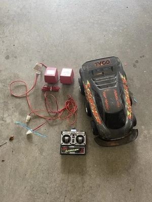 VINTAGE TYCO 9.6v 49MHz SCORCHER RC -GRAY- Untested - 2 6v Controllers Chargers - Image 1 of 4