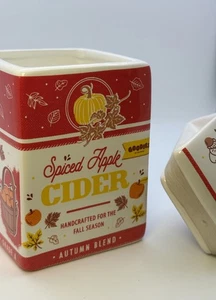 Goodies by DW Home Spiced Apple Cider Keramik Kerze mit Deckel Herbst Herbst Mischung - Bild 1 von 8