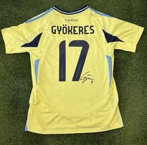 Viktor Gyökeres  Signed Sweden Home Shirt - Picture 1 of 2