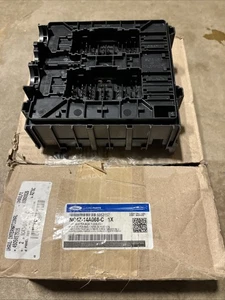 NC4Z14A068C OEM Ford Panel Assy Fuse Junction 2022-2024 F650 F750 - Picture 1 of 2