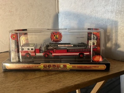 Código 3 - Escalera Aérea Camión de Bomberos Baltimore Escalera 30  Foto 1 de 4