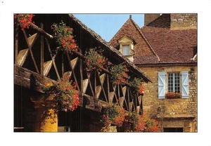 24 DOMME - Picture 1 of 2