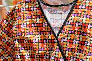 Medical Scrub Top, Geometric Brights V Neck Pullover with Back Ties, Size L - Picture 1 of 6