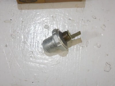Interruptor de presión de aceite AMC Rambler 66-68 NOS 3638651 ENVÍO GRATUITO Foto 1 de 4