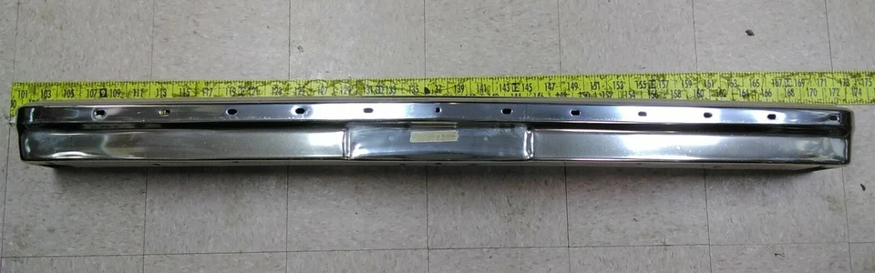 Parachoques delantero cromado GM 1980-19 84 OEM Buick Skylark/Skyhawk (B279) usado Foto 1 de 4