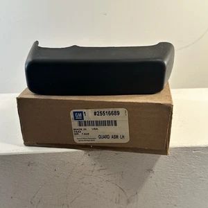 New In Box Genuine OEM GM 25516689 Rear Bumper Guard Assembly Buick Electra - Picture 1 of 4