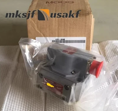 1PC New in box MOOG G761-3034B Servo Valve - Image 1 of 2
