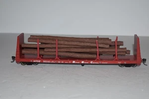 HO Scale Athearn Santa Fe Bulkhead Flat Car with Log Load 93142 C54271 - Picture 1 of 2