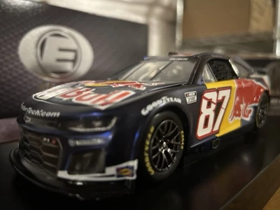 NASCAR Lionel Elite 2025 Connor Zilisch #88 Red Bull 1/24 Cl. Coche diecast cromado Foto 1 de 4
