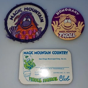 Magic Mountain Bloop Troll Purple Patch & Honorary Button + 1979 Country card - Picture 1 of 3